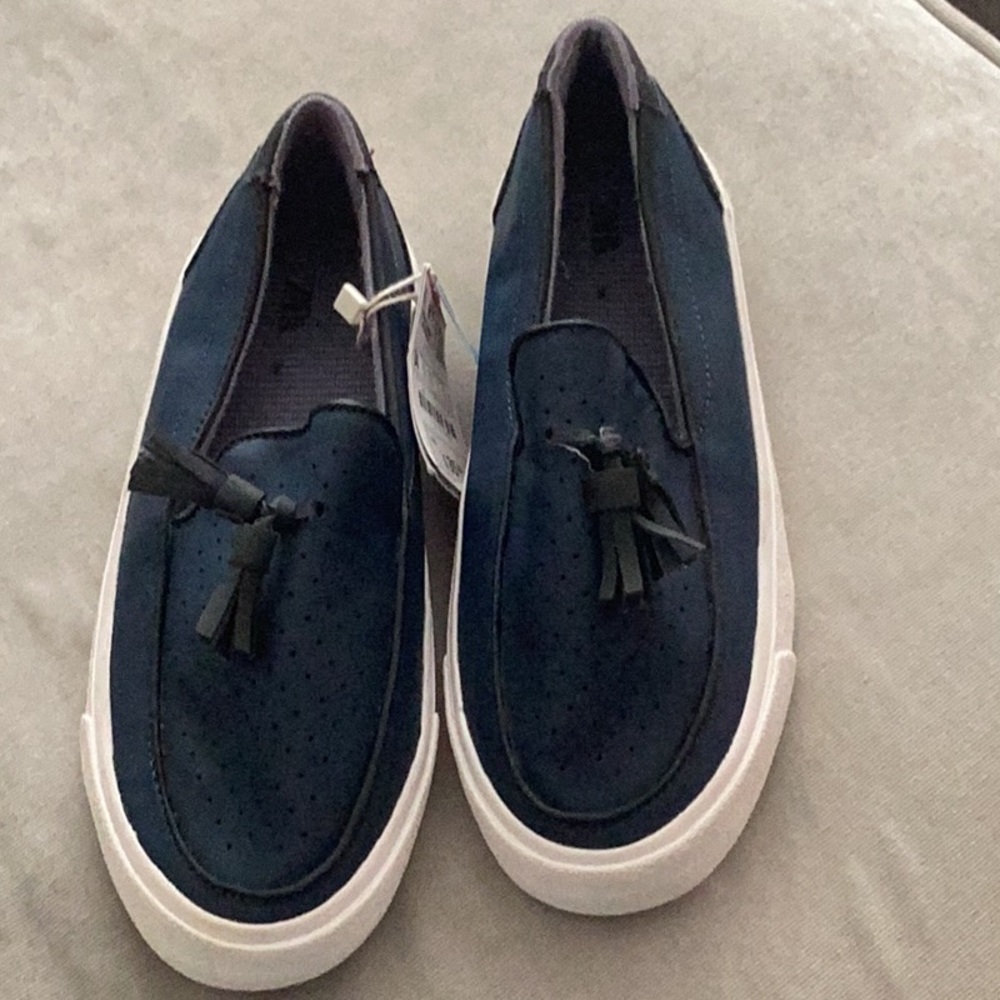 BOYS NEW WITH TAG ZARA KIDS NAVY BLUE/WHITE LOAFERS SIZE 2.5!